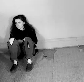 delyngrey-post